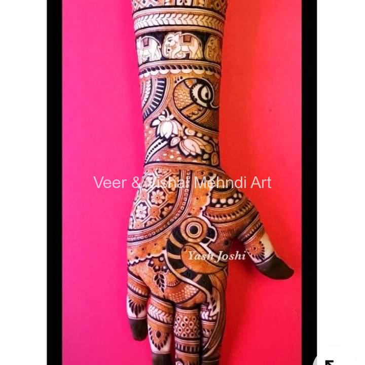 Nasreen Mehandi Designs Mehndi Artists in Mumbai | Fabweddings.in